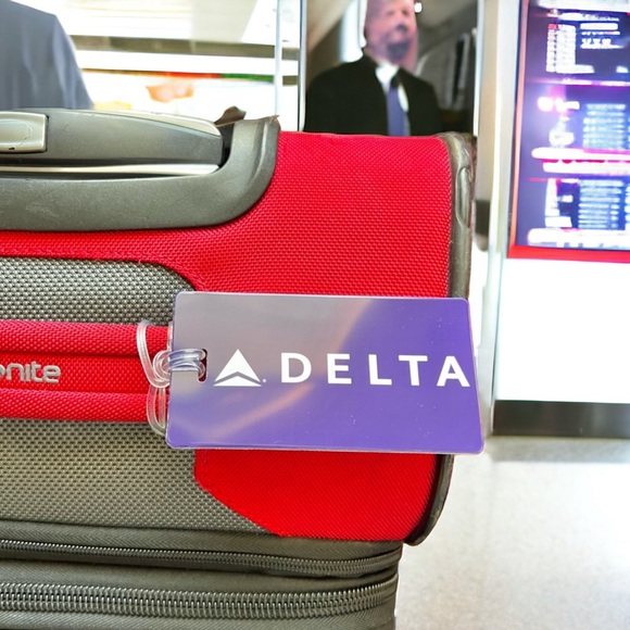 Delta Airline’s Official Plastic Luggage Tag Plum Purple Travel Item New - Picture 8 of 8